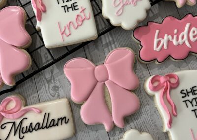 tying the knot cookies